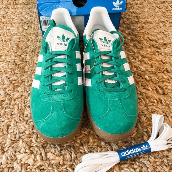 NWT Adidas Gazelle Originals Sneakers Courtyard Green Gum Sole Sz Men 5/Women 6 - Picture 11 of 16
